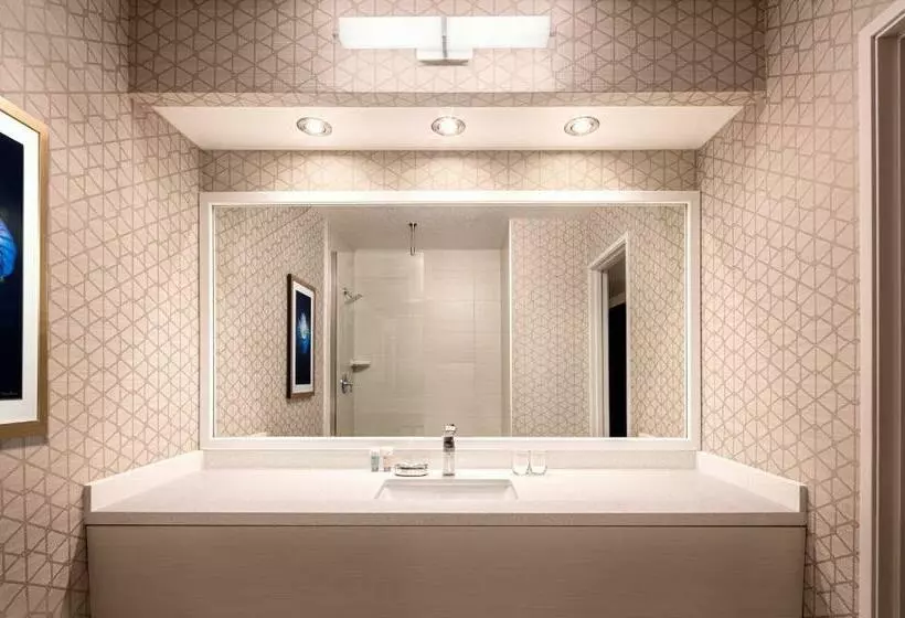 Luxor Hotel And Casino