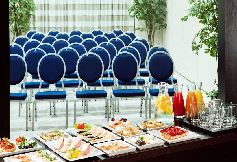 ホテル NH Timisoara