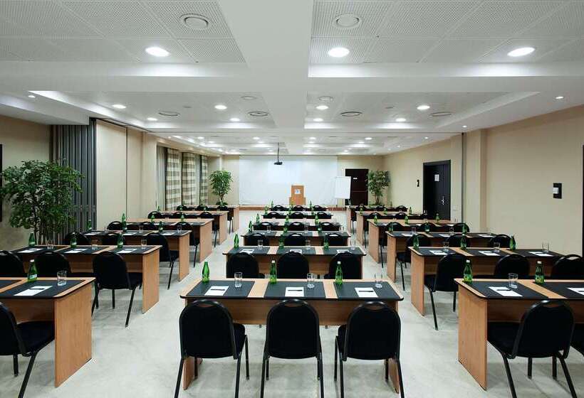 ホテル NH Timisoara