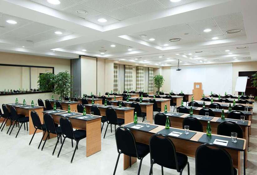 ホテル NH Timisoara