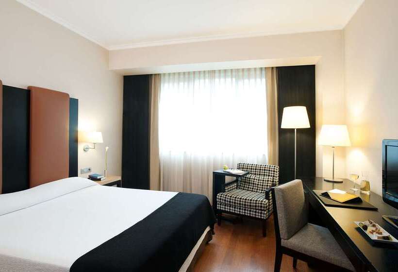 ホテル NH Timisoara