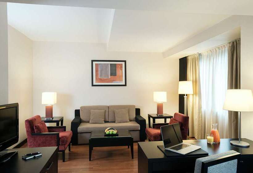 ホテル NH Timisoara