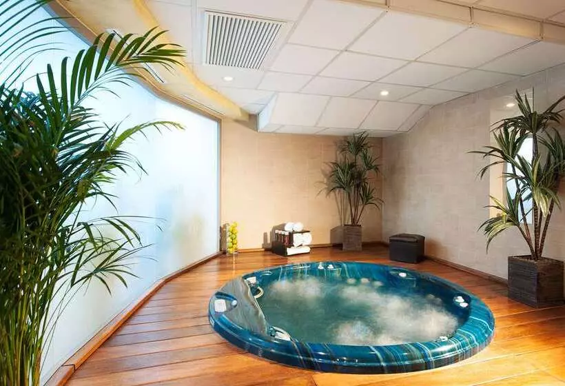 فندق NH Timisoara