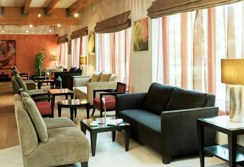 ホテル NH Timisoara