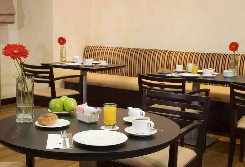 ホテル NH Timisoara