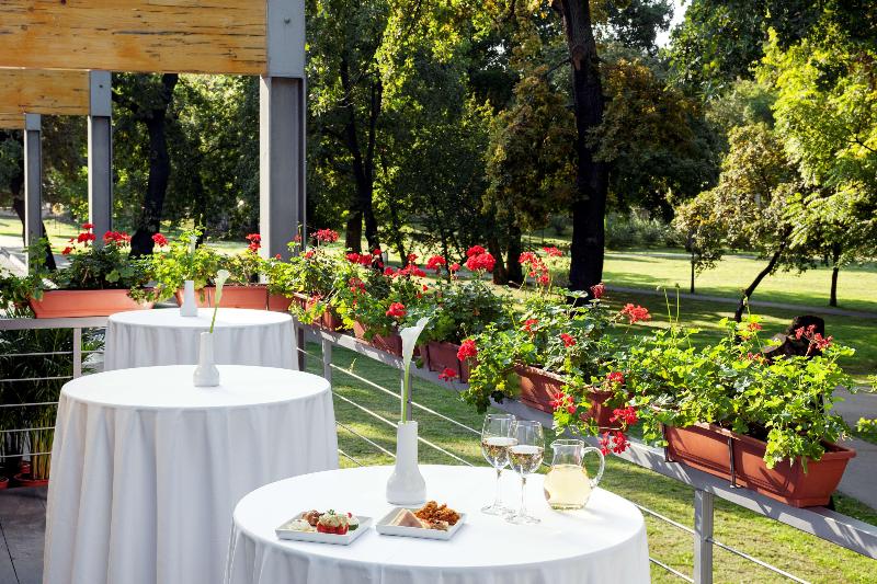 ホテル NH Timisoara