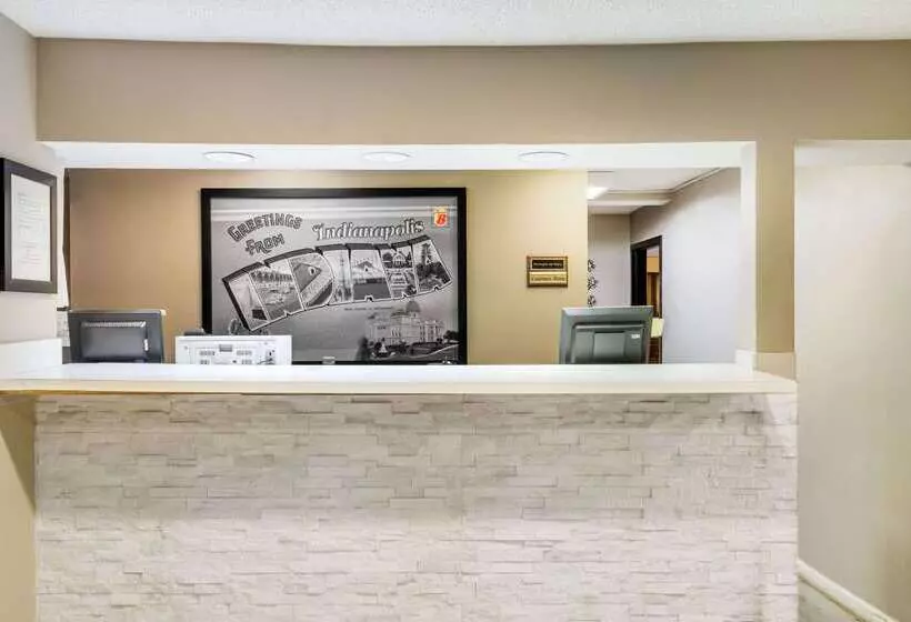 Hotelli Super 8 By Wyndham Indianapolis/ne/castleton Area