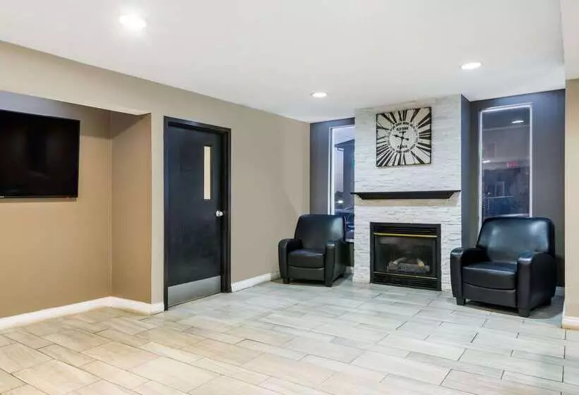 Hotelli Super 8 By Wyndham Indianapolis/ne/castleton Area