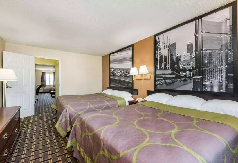 Hotelli Super 8 By Wyndham Indianapolis/ne/castleton Area