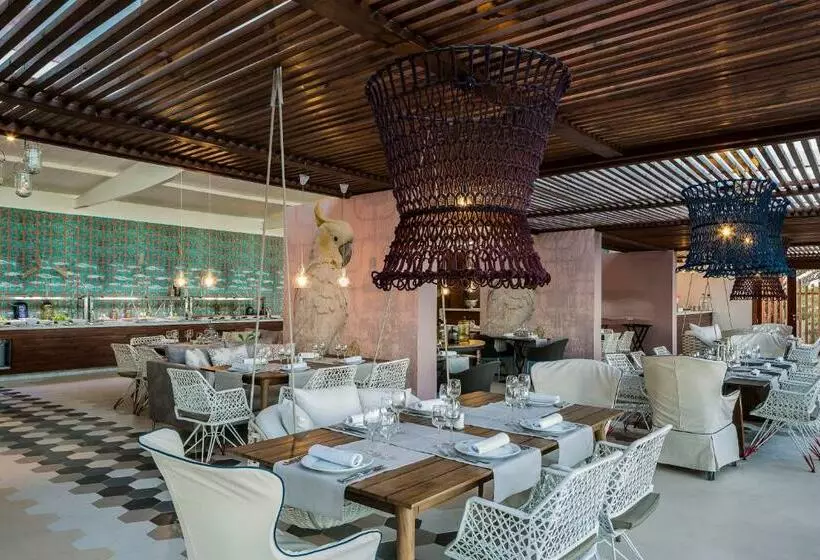 منتجع Grand Palladium Select Palace Ibiza