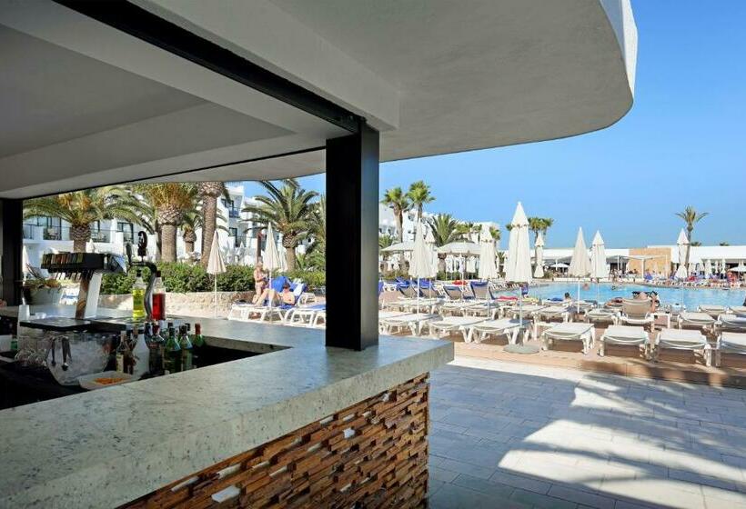 リゾートホテル Grand Palladium Select Palace Ibiza