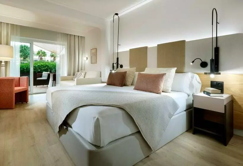 منتجع Grand Palladium Select Palace Ibiza