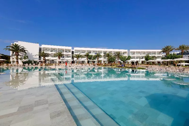 منتجع Grand Palladium Select Palace Ibiza