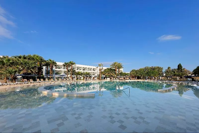 منتجع Grand Palladium Select Palace Ibiza