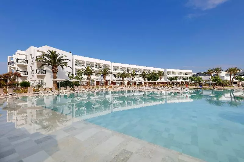 منتجع Grand Palladium Select Palace Ibiza