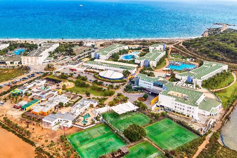 منتجع Grand Palladium Select Palace Ibiza