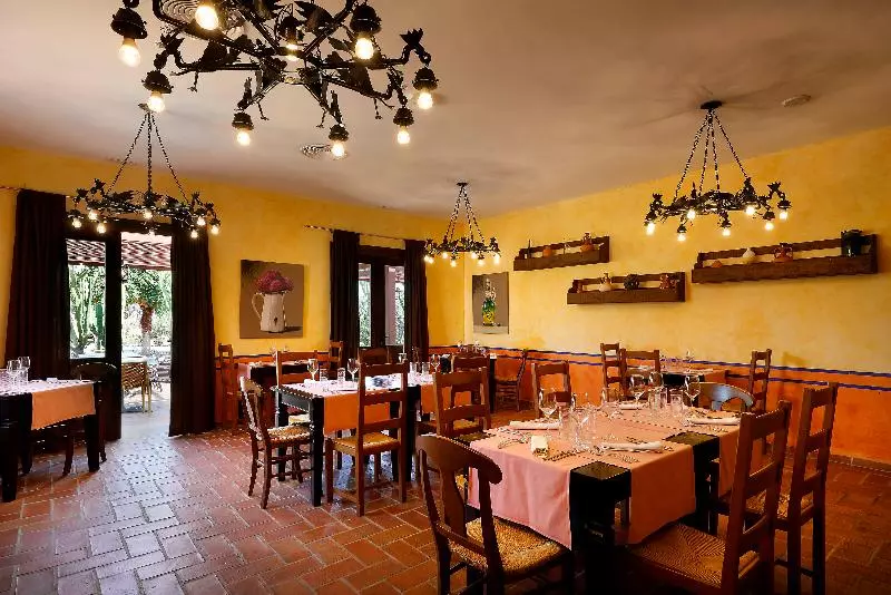 منتجع Grand Palladium Select Palace Ibiza