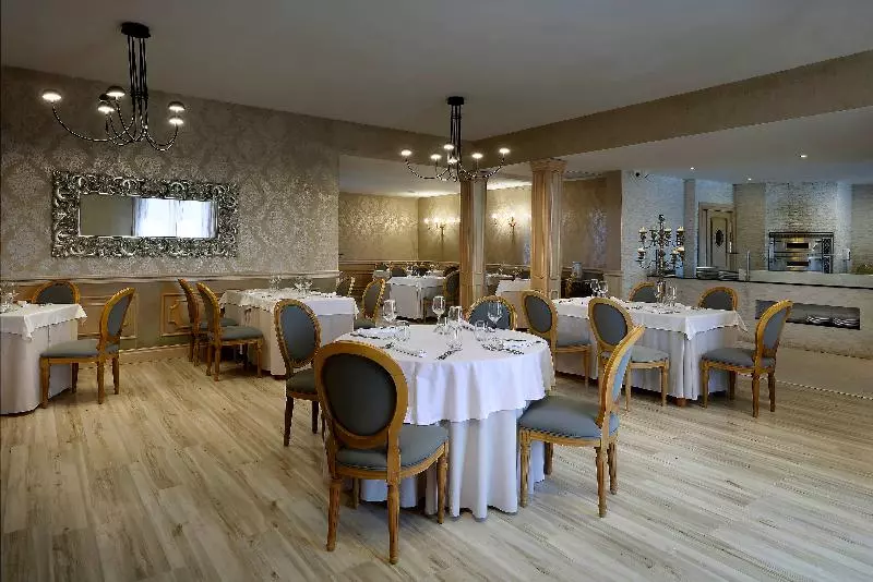 منتجع Grand Palladium Select Palace Ibiza