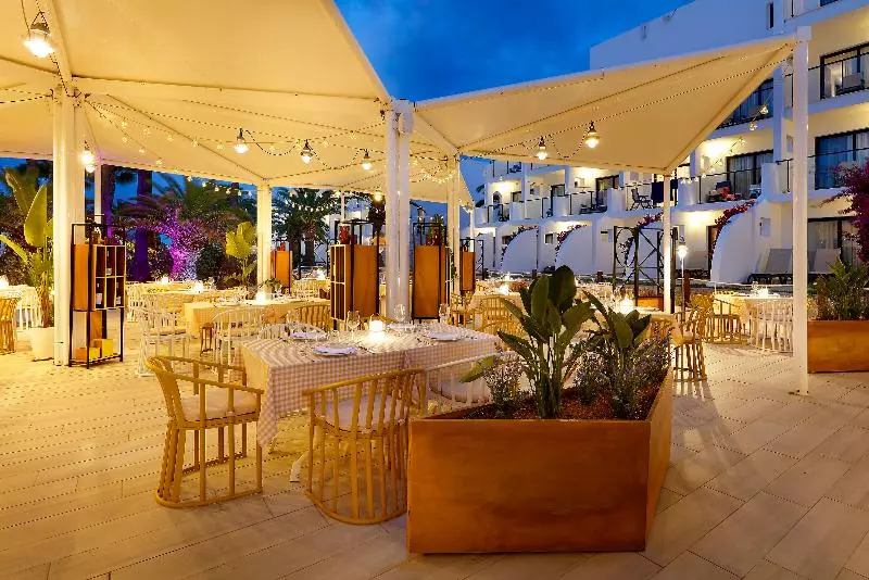 منتجع Grand Palladium Select Palace Ibiza