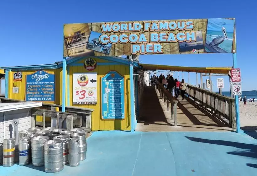 Holiday Inn Express Hotel & Suites Cocoa Beach, An Ihg