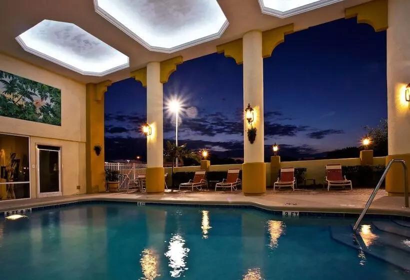 Holiday Inn Express Hotel & Suites Cocoa Beach, An Ihg
