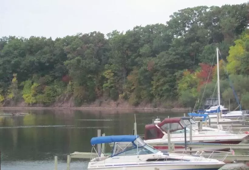 Отель Best Western Brockport Inn & Suites