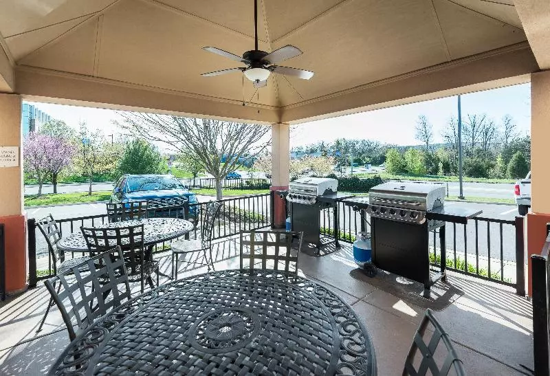 هتل Candlewood Suites Sterling, An Ihg