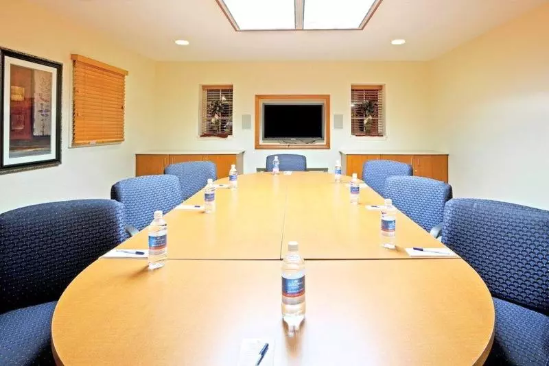 هتل Candlewood Suites Sterling, An Ihg