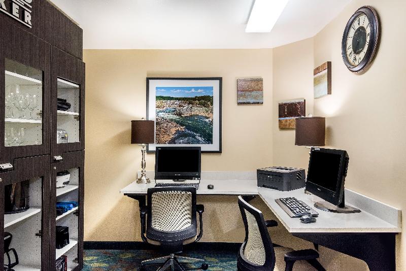 Отель Candlewood Suites Sterling, An Ihg