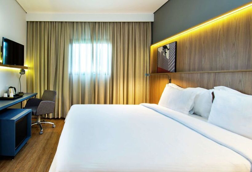 Hotell Hampton By Hilton Guarulhos Airport