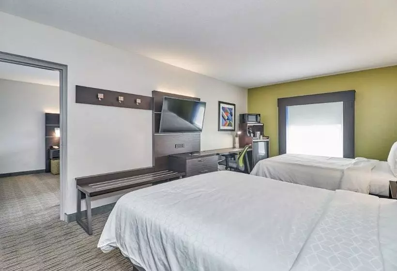 Holiday Inn Express Hotel & Suites Clearwater Us 19 North, An Ihg