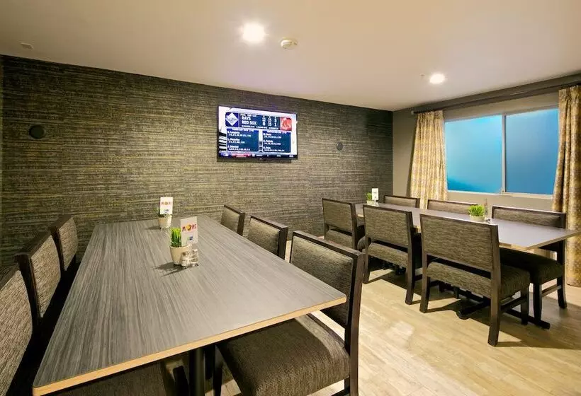 Holiday Inn Express Hotel & Suites Paso Robles, An Ihg