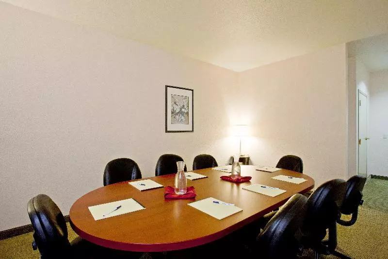 هتل Marguerite South Anaheim   Garden Grove, Trademark Collection By Wyndham