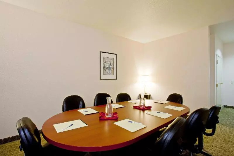 هتل Marguerite South Anaheim   Garden Grove, Trademark Collection By Wyndham