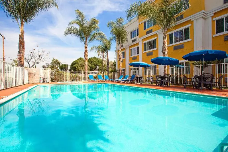 هتل Marguerite South Anaheim   Garden Grove, Trademark Collection By Wyndham