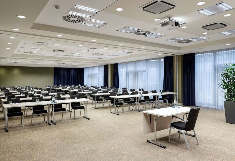 فندق NH Köln Altstadt