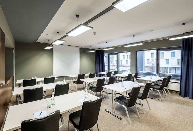 فندق NH Köln Altstadt