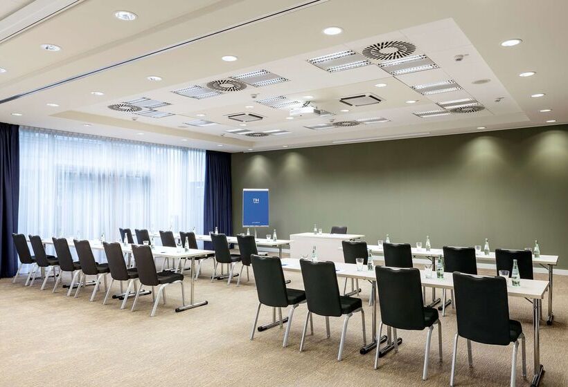 فندق NH Köln Altstadt