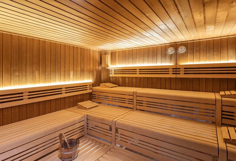 فندق NH Köln Altstadt