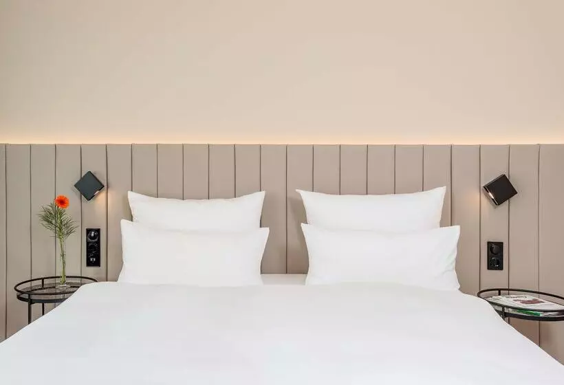 Отель NH Köln Altstadt