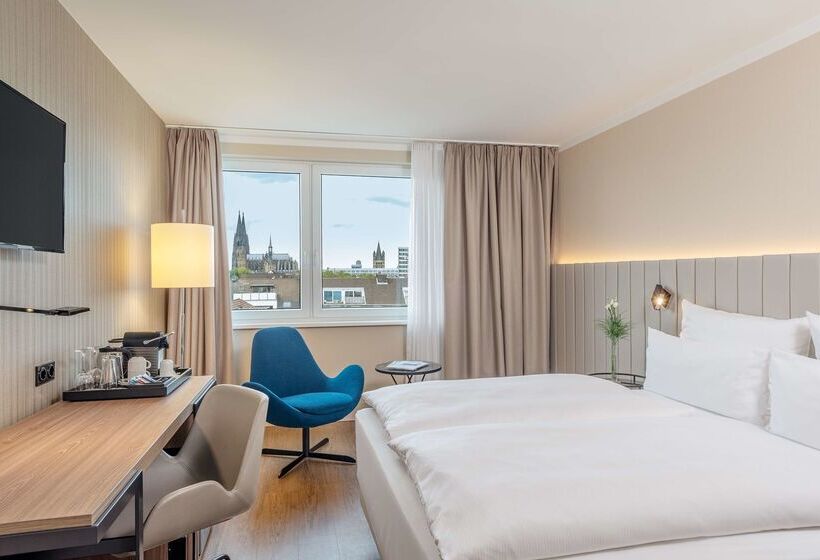 فندق NH Köln Altstadt