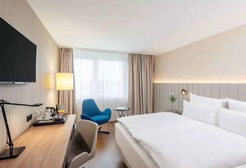 Отель NH Köln Altstadt