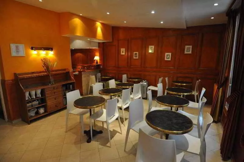 هتل Korner Montmartre