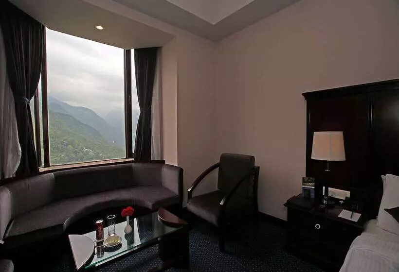 ホテル The Royal Plaza Gangtok
