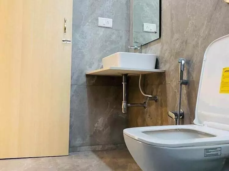 فندق Ticlo Resort