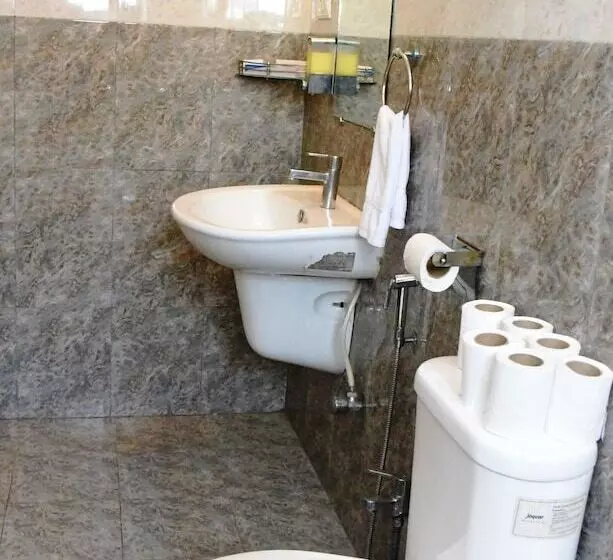 فندق Ticlo Resort