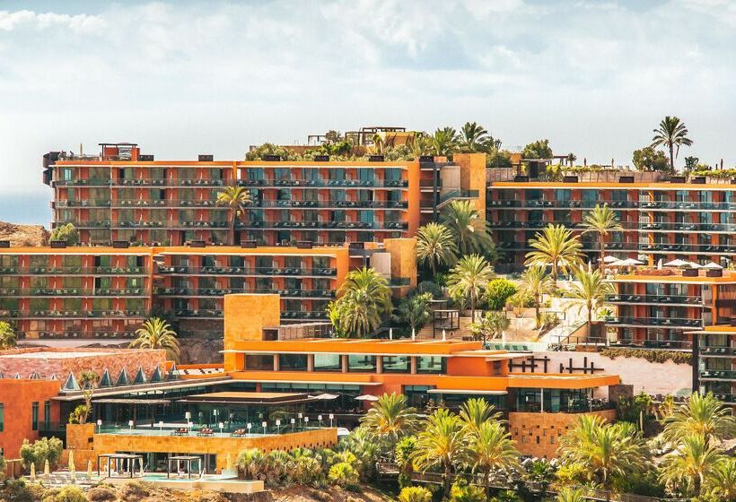 Salobre Hotel Resort & Serenity