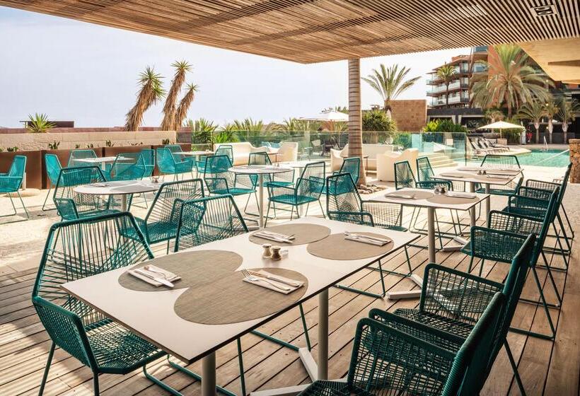 Salobre Hotel Resort & Serenity