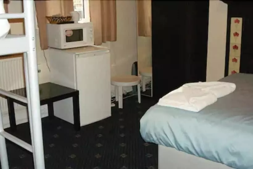 簡易ホテル Forest Gate Hotel   Free Parking Limited Spaces