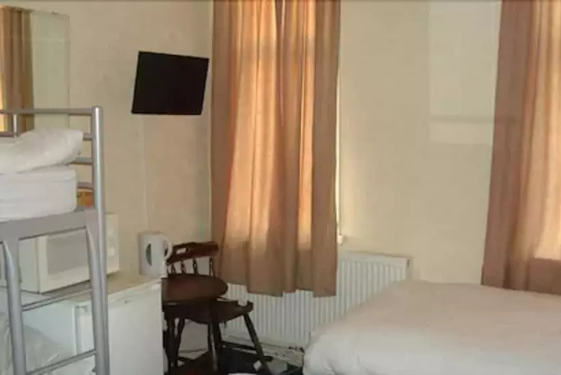 簡易ホテル Forest Gate Hotel   Free Parking Limited Spaces